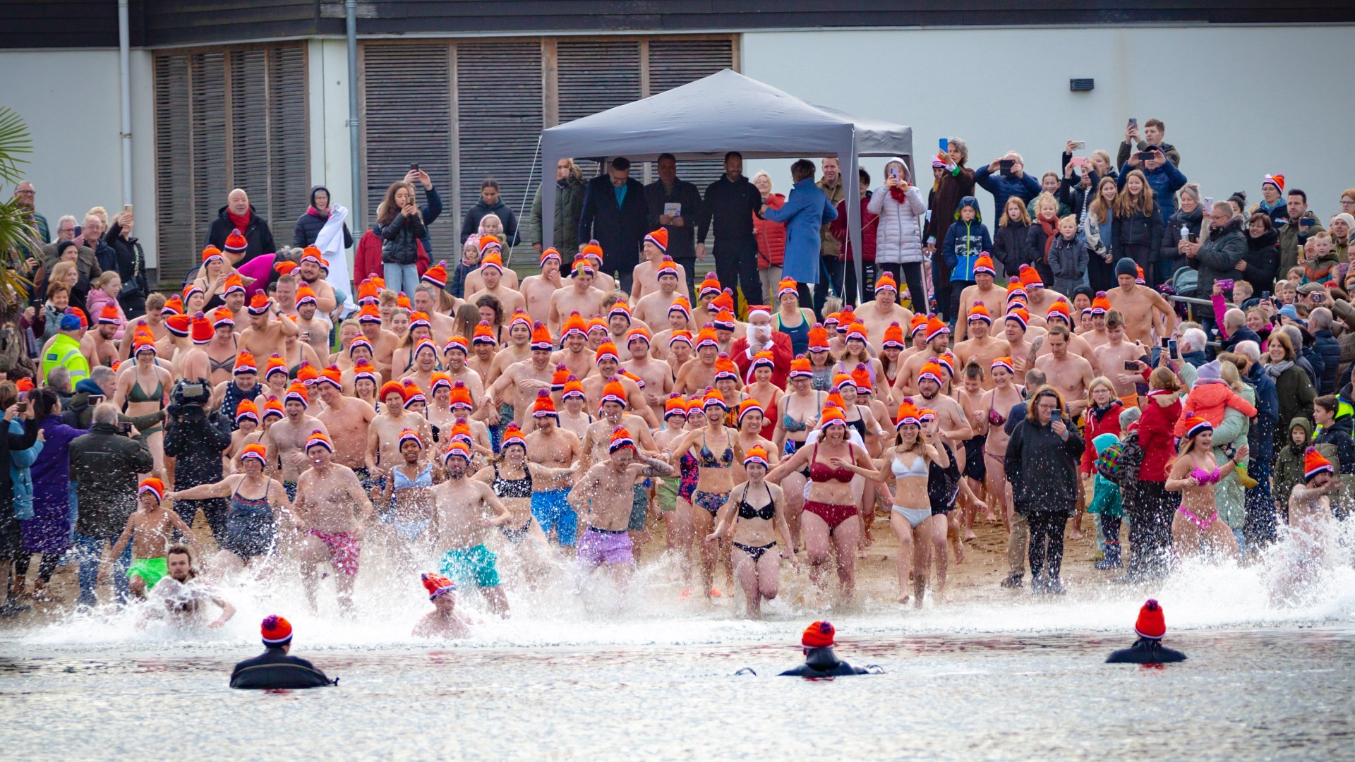 "Unox" nieuwjaarsduik 2025 Maasbree Heerlyck Bree