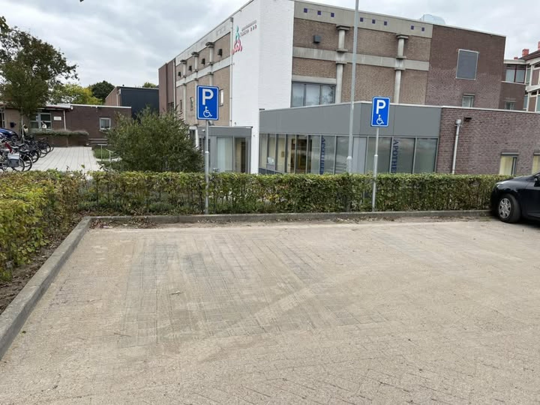Parkeerplaatsen 555707960_1383597737099720_182245882780870474_n