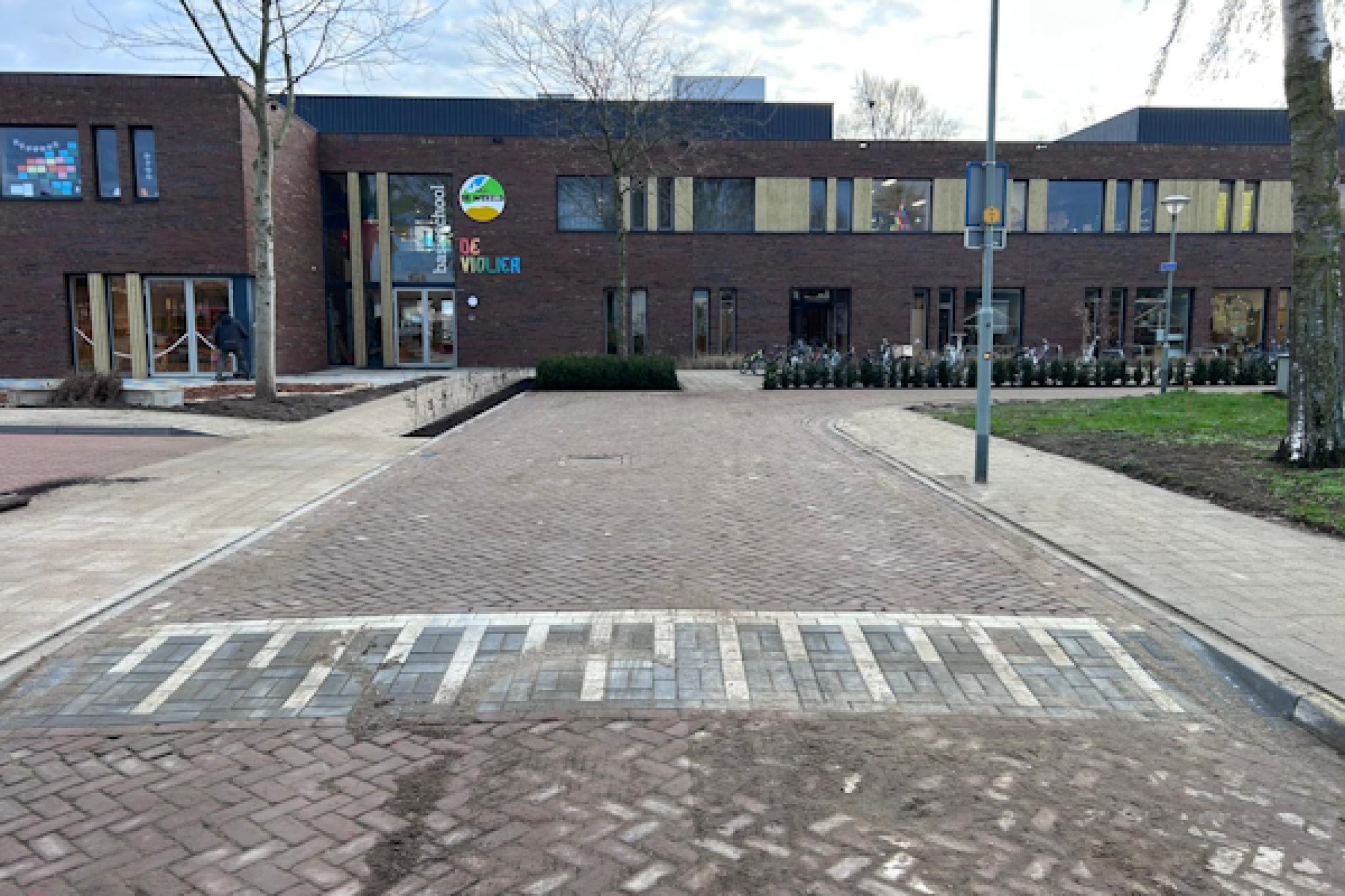 Schoolplein schoolpleinen-openbare-ruimtecarrousel